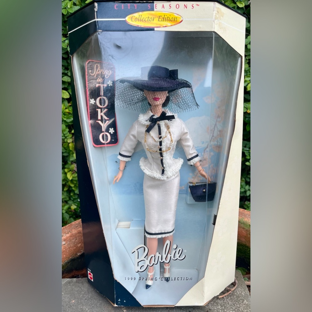 1998 Barbie Spring in Tokyo - City Seasons - 1999 Spring Collection NRFB